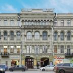 Здание отеля Lopatin Невский 100