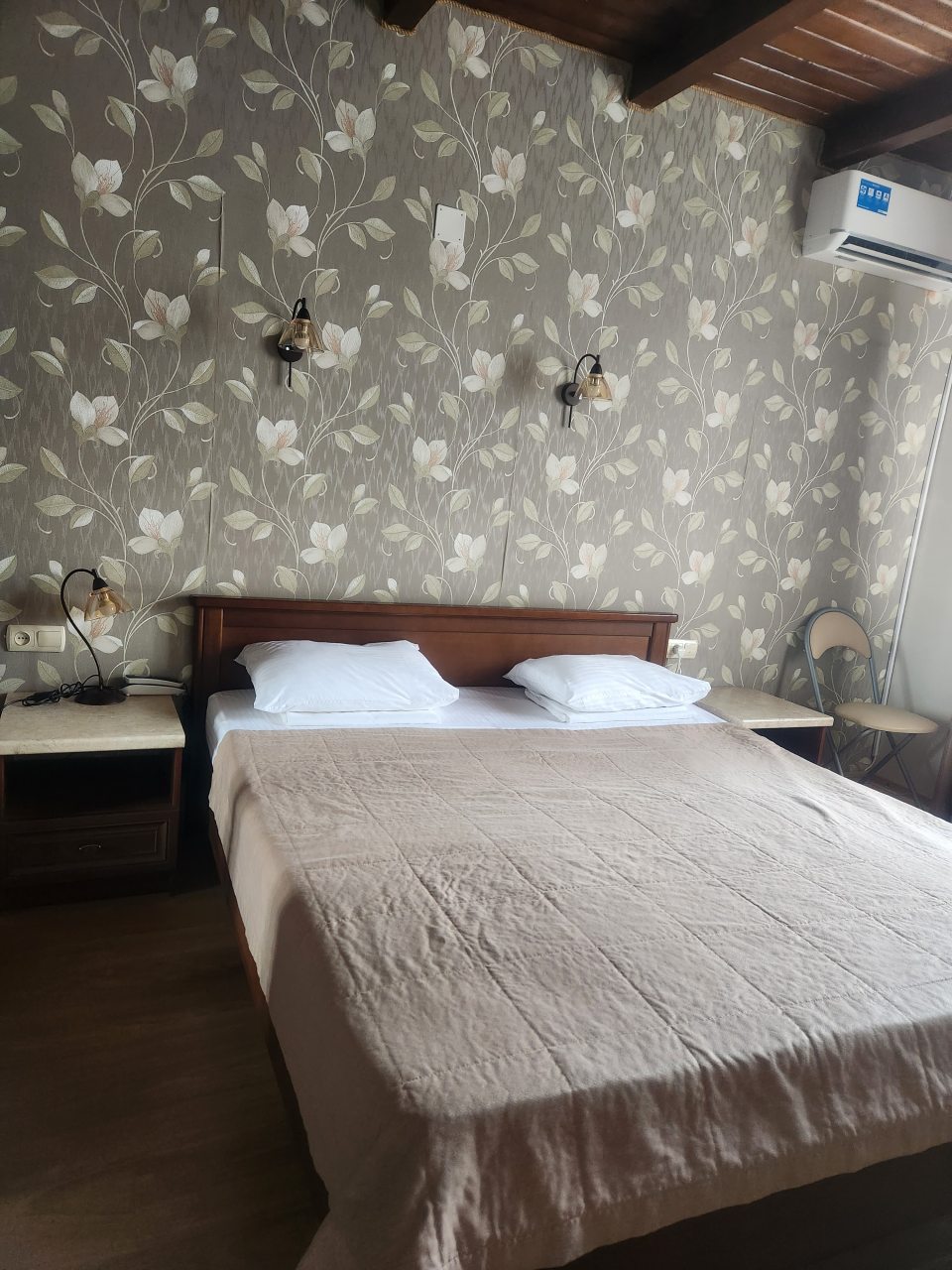 Полулюкс (УЛУЧШЕННЫЙ), Гостиница Кадгарон