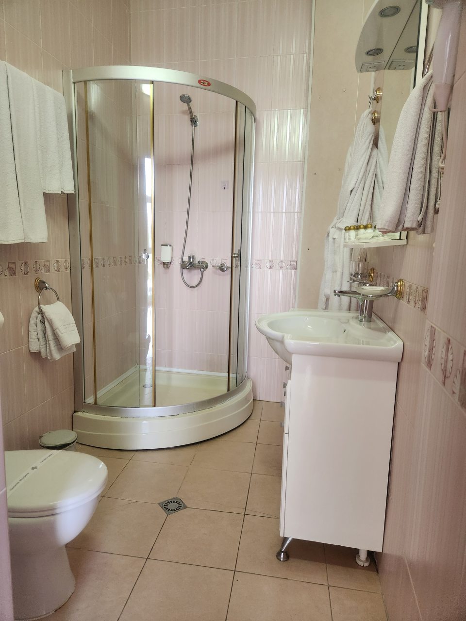 Люкс (Классический), Гостиница Кадгарон