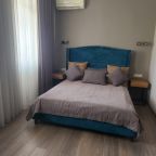 Люкс (ЛЮКС), Гостиница Кадгарон