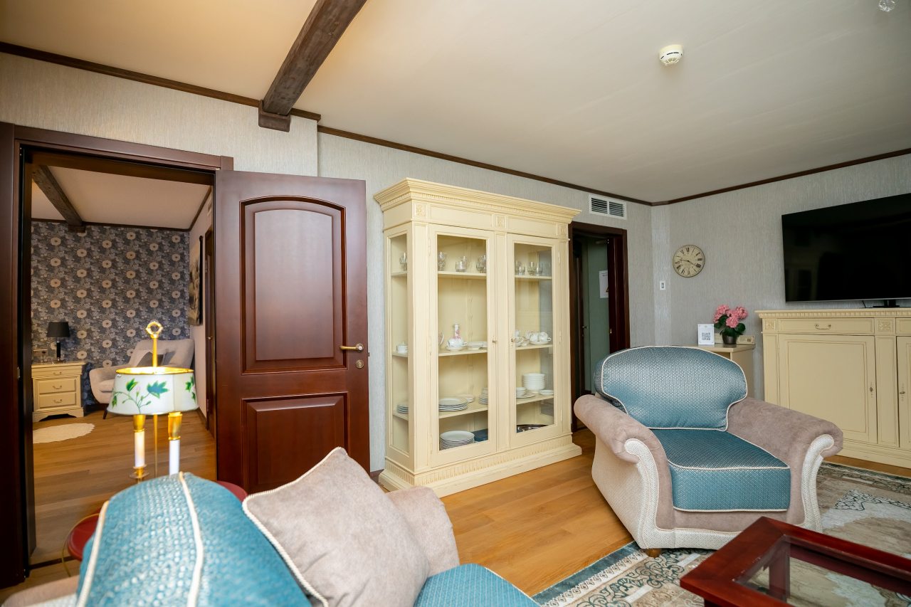 Номер (Люкс Семейный), Гостиница Губернская