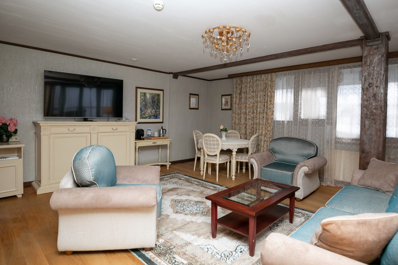 Номер (Люкс Семейный), Гостиница Губернская