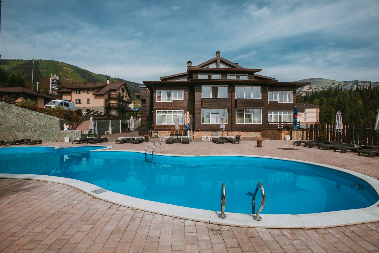 Бассейн, Гостиница Губернская