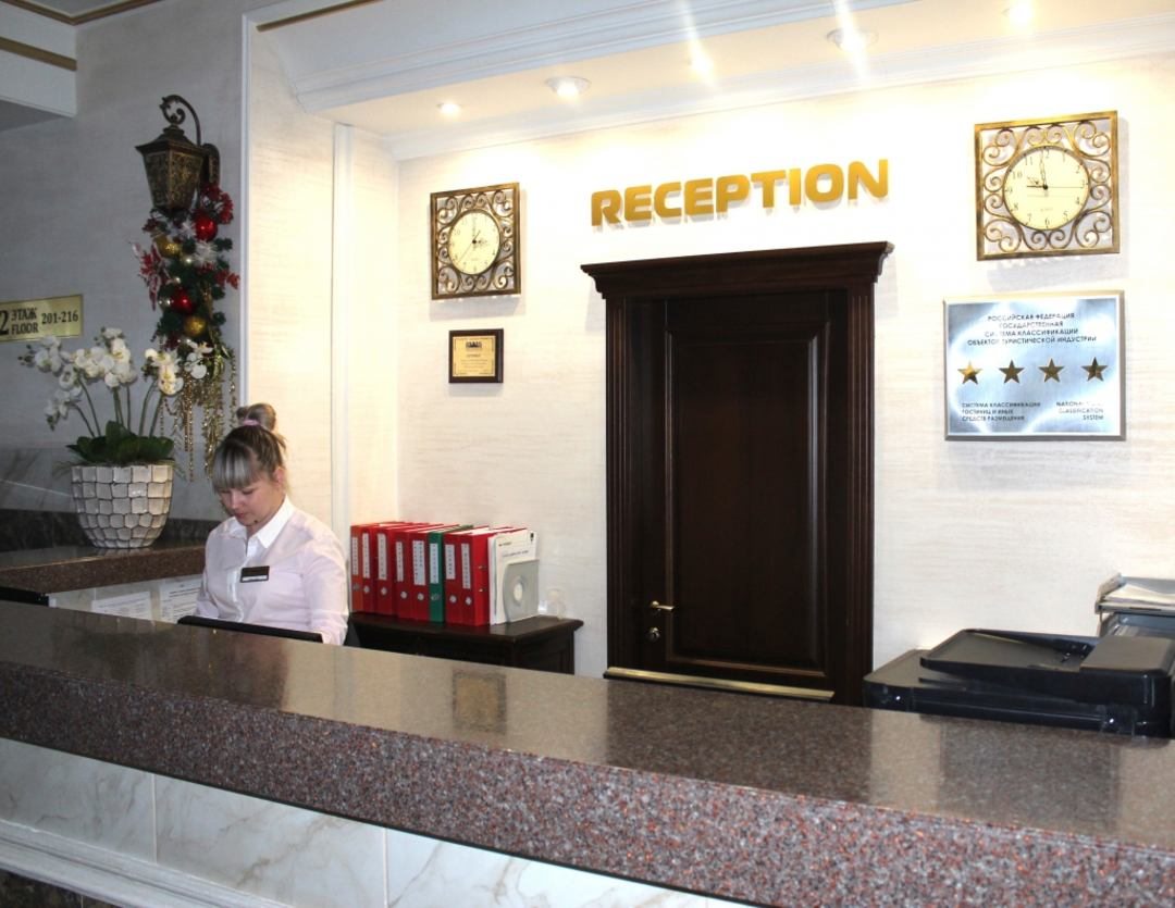 Круглосуточная стойка регистрации, Гостиница Ривьера