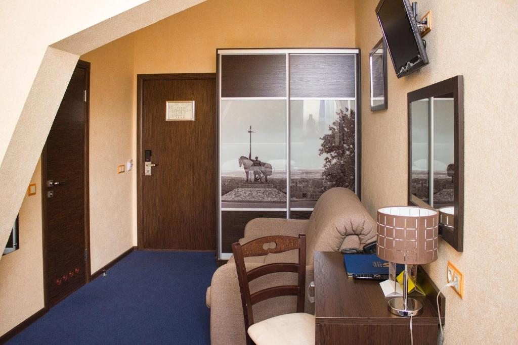 Четырехместный (Четырехместный номер эконом-класса без окна) отеля HELIOPARK Cruise, Пенза