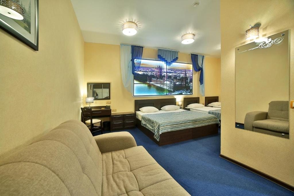 Четырехместный (Семейный четырехместный номер эконом-класс без окна) отеля HELIOPARK Cruise, Пенза