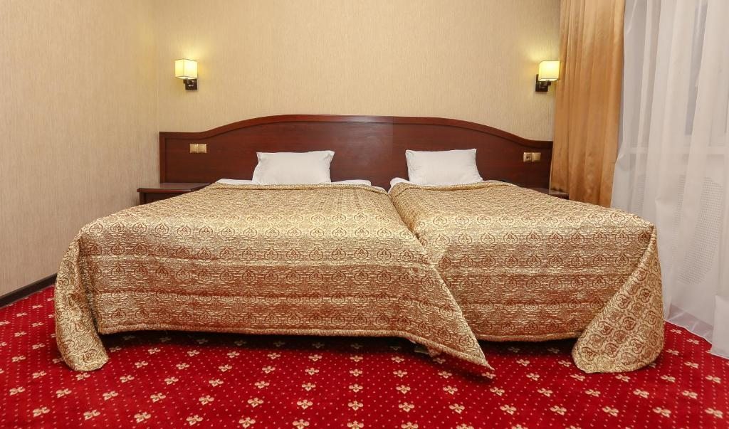 Сьюит (Люкс с 2 спальнями) отеля Империал, Владикавказ
