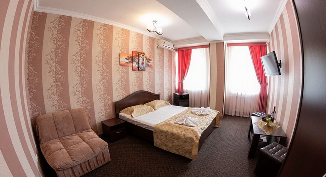 Трехместный (Комфорт+ (DBL) гостиницы ОСКАР, Симферополь