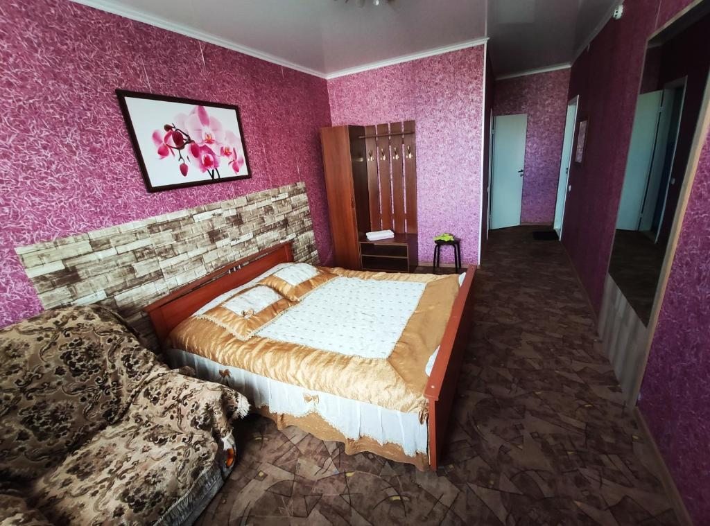 Семейный (Семейный номер с ванной комнатой) отеля Волга, Сызрань