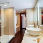 Ванная комната в номере отеля Hilton Garden Inn Krasnodar
