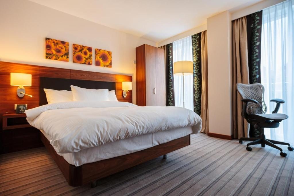 Двухместный (Номер с 1 кроватью размера «queen-size» - Подходит для гостей с ограниченными физическими возможностями) отеля Hilton Garden Inn Krasnodar, Краснодар