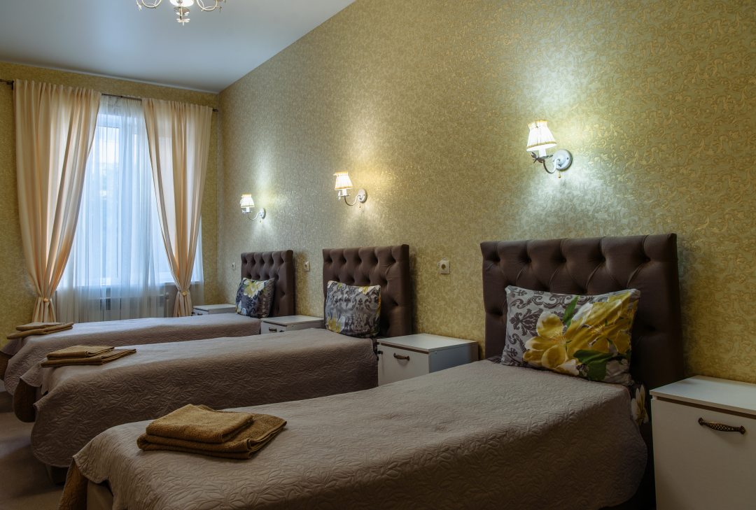 Трёхместный и более (трехместный с 3 раздельными кроватями) отеля Elite, Волгоград