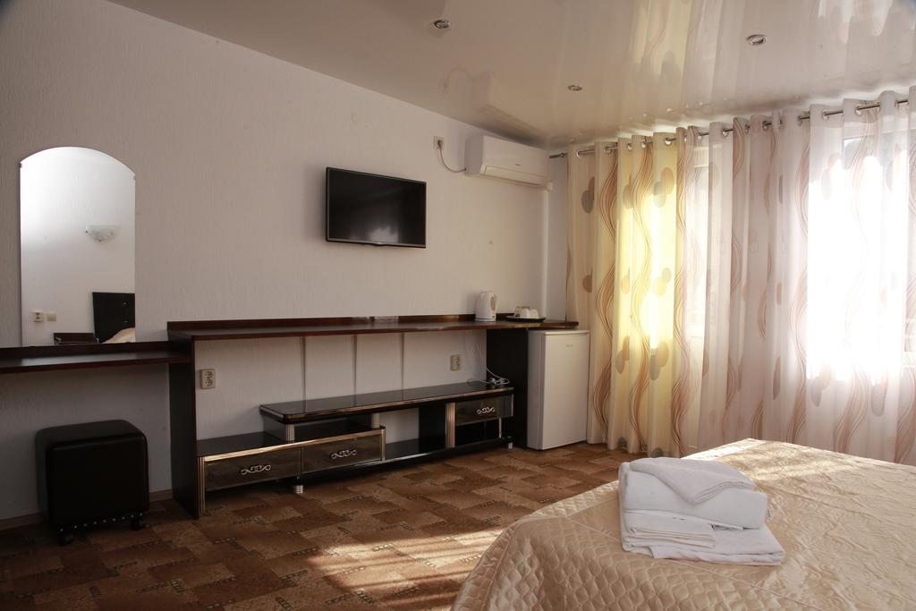 Двухместный (Стандартный двухместный номер с 1 или 2 отдельными кроватями) гостевого дома Оникс, Гагра