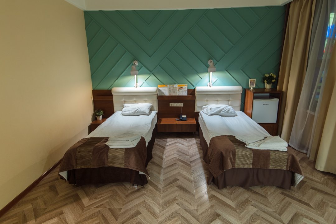 Двухместный (Стандартный двухместный номер с  2 отдельными кроватями) мотеля Уют-Парк, Крутинка
