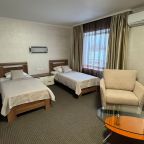 Двухместный (Комфорт "Плюс" с двумя отдельными кроватями), Гостиница Строитель