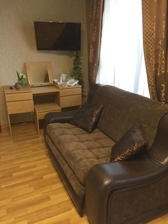 Трехместный (Стандартный трехместный номер) гостевого дома ARK-Hotel, Кисловодск