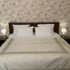 Люкс (С балконом и джакузи), Гостиница Амран