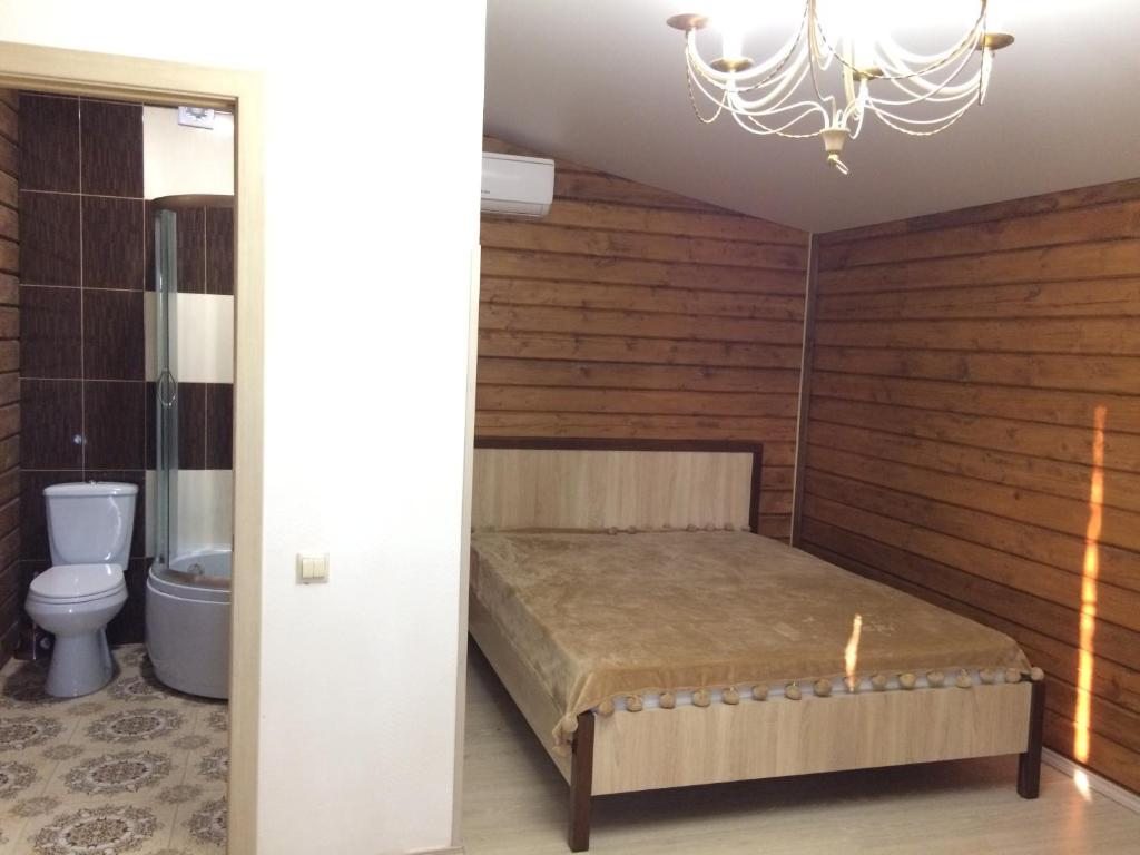 Двухместный (Большой двухместный номер с 1 кроватью) гостевого дома Пикан, Гудаута