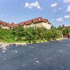 Бани на дровах, Отель Garden