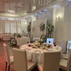 Доставка еды и напитков в номер, Отель Garden