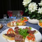 Доставка еды и напитков в номер, Отель Garden