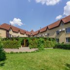 Сад, Отель Garden