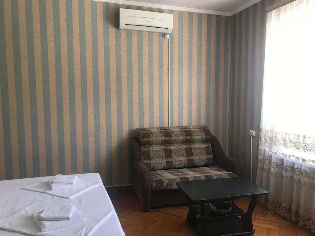 Двухместный (Двухместный номер Делюкс с 2 двуспальными кроватями) гостевого дома Mahadzhirov, Сухум