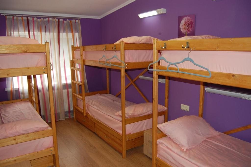 Номер (Спальное место на двухъярусной кровати в общем номере для женщин) хостела Oversleep, Юхнов