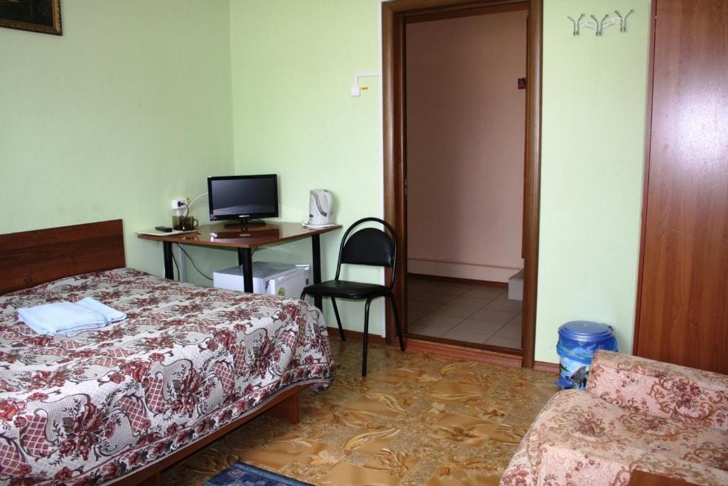 Двухместный (Двухместный номер с 1 кроватью или 2 отдельными кроватями, общая ванная комната) отеля Нестерово
