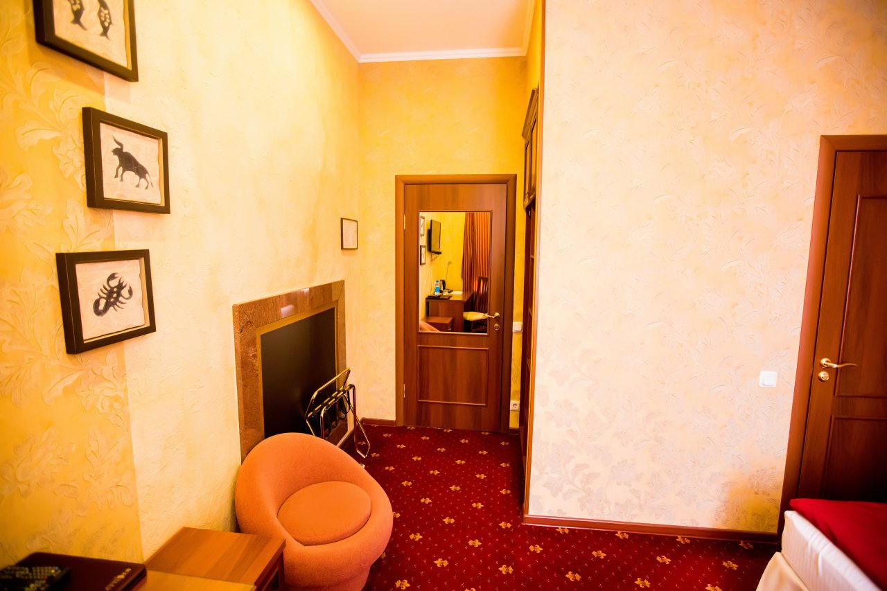 Одноместный (Улучшенный) гостиницы 13 стульев, Петрозаводск