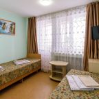 Трёхместный и более (Стандартный номер трехместный), Отель Алмаз