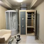 Гидромассажная ванна с функцией хаммам и инфракрасная сауна, Мини-отель Глория