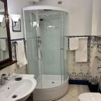 Люкс, Мини-отель Глория