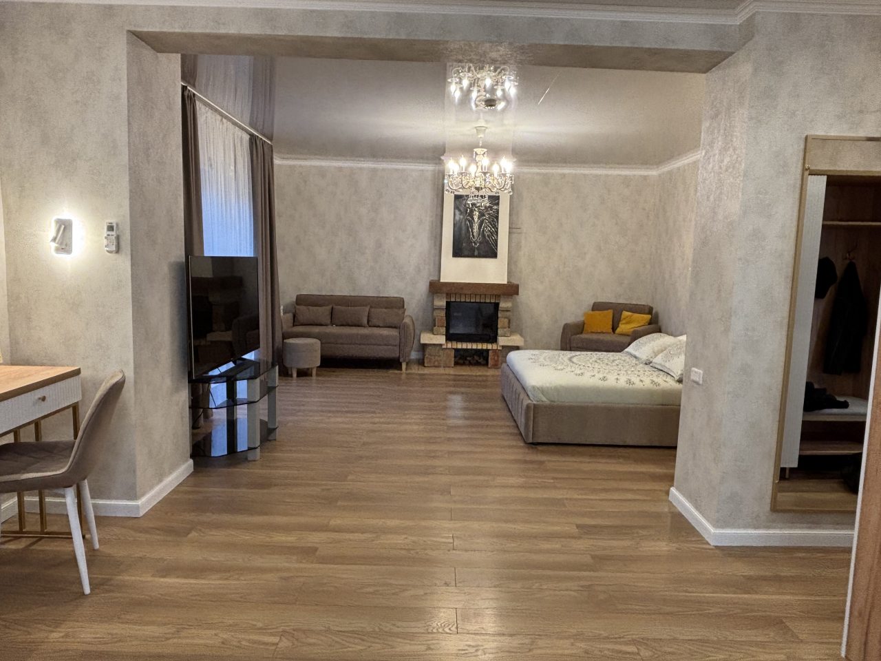 Люкс (VIP Апартаменты), Отель Домашний очаг