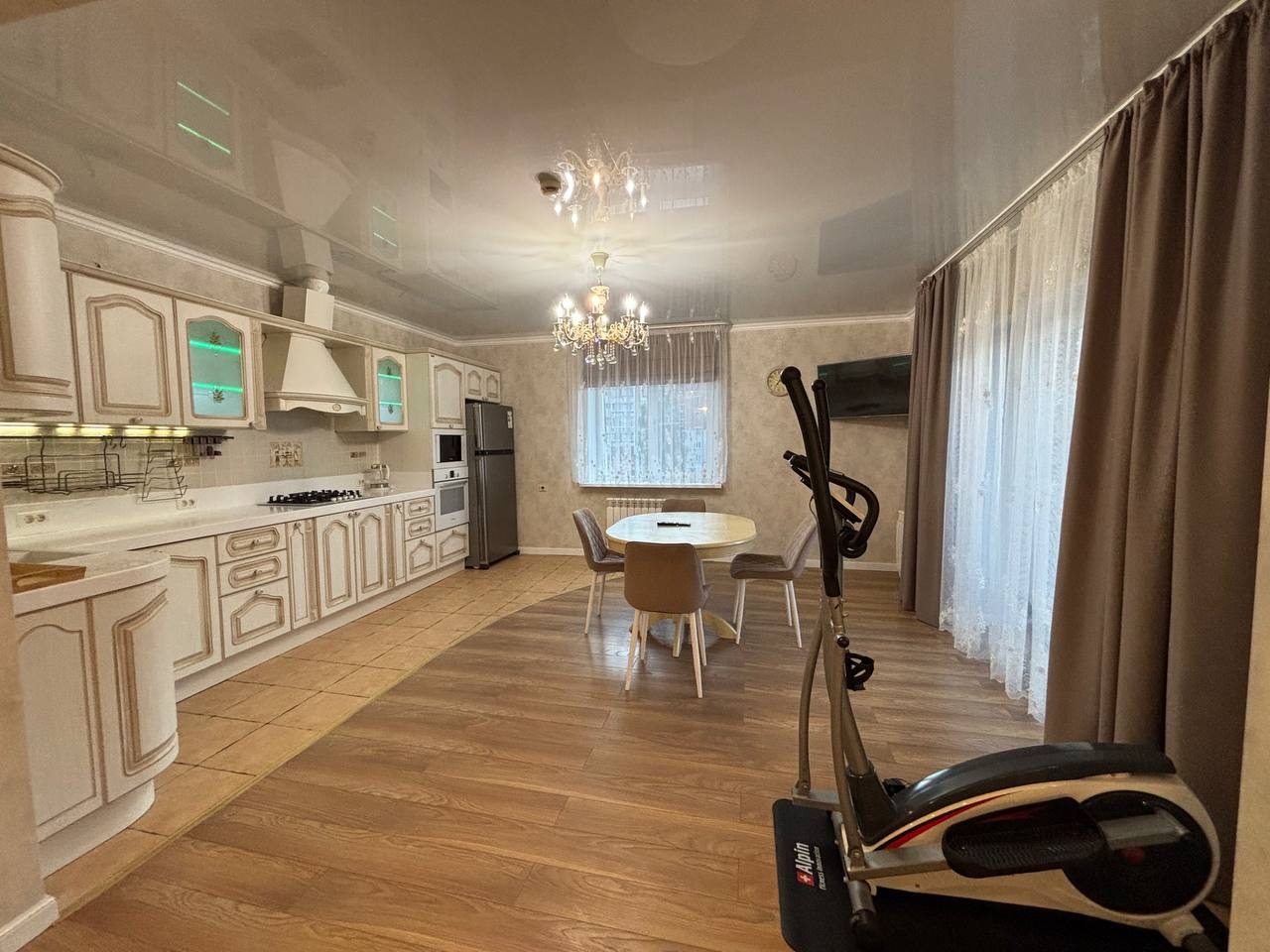 Люкс (VIP Апартаменты), Отель Домашний очаг