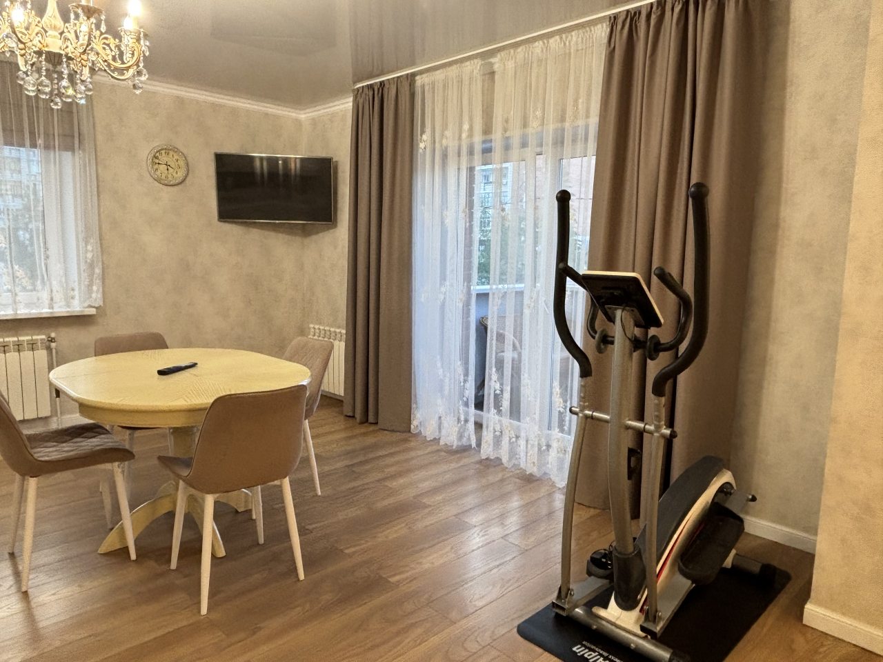 Люкс (VIP Апартаменты), Отель Домашний очаг