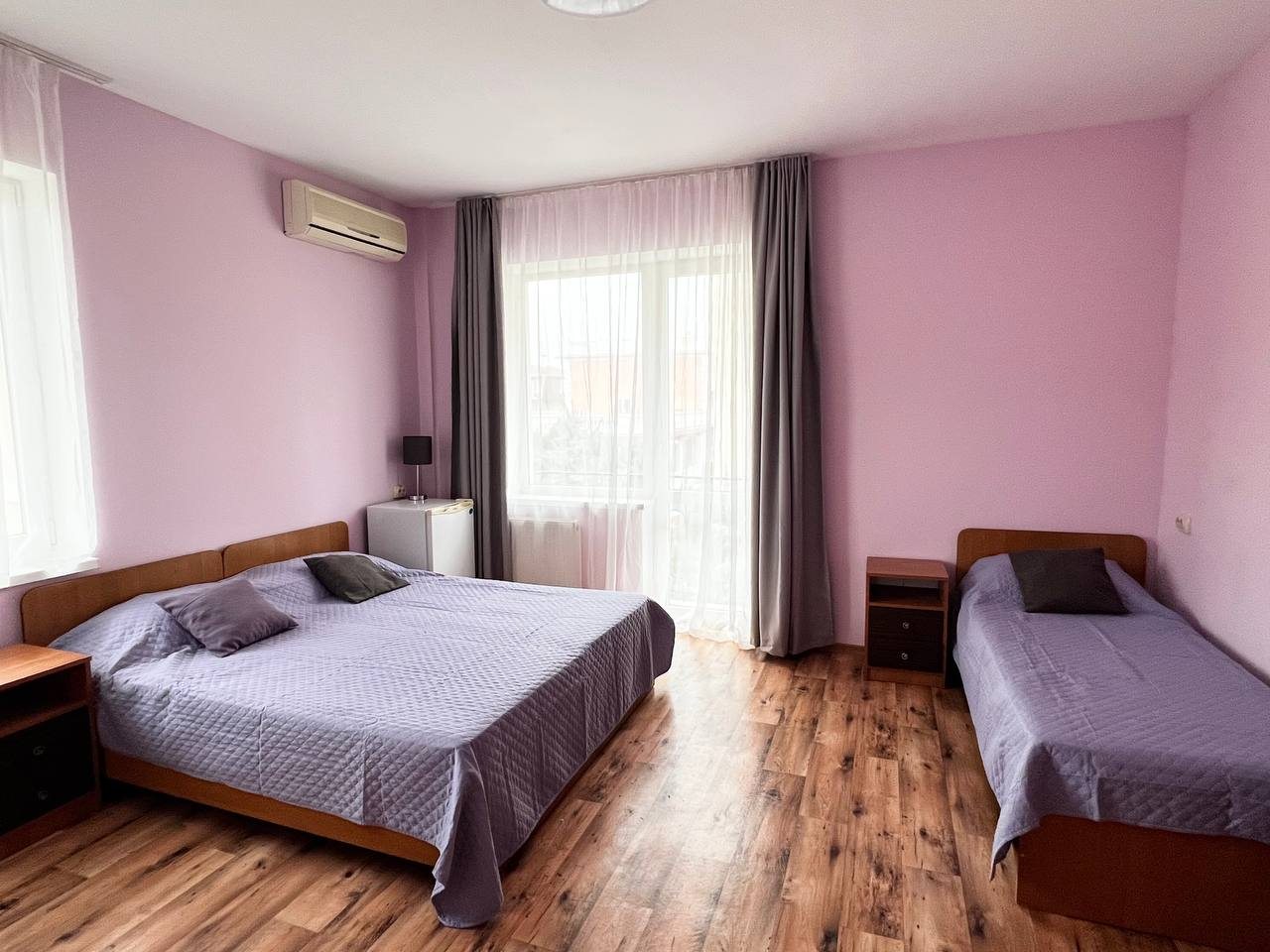 Трёхместный и более (Трех-местный номер полулюкс категории А (3-А)), Отель Сон