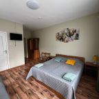 Трёхместный и более (Трех-местный номер полулюкс категории А (3-А)), Отель Феникс