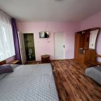 Трёхместный и более (Трех-местный номер полулюкс категории А (3-А)), Отель Феникс