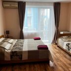 Трёхместный и более (Трех-местный номер полулюкс категории А (3-А)), Отель Феникс