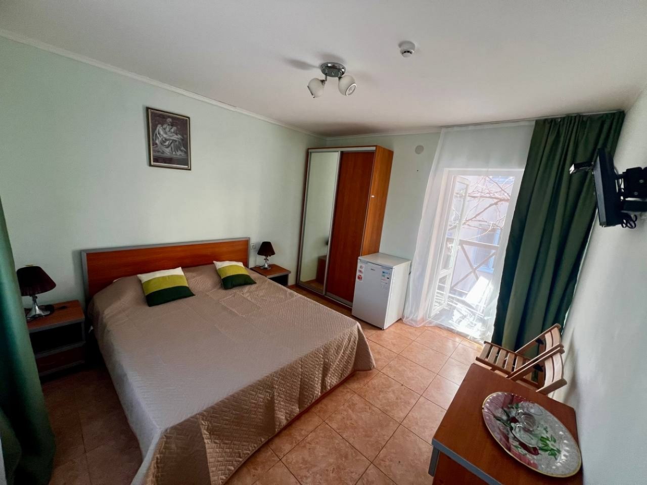 Полулюкс (Двух-местный номер полулюкс категории Б (2-Б)), Отель Феникс