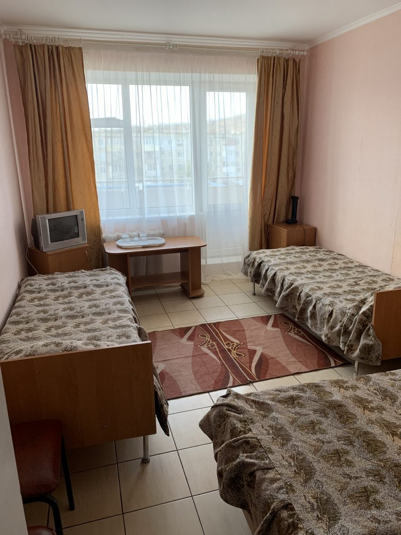 Трехместный (Койко-место в 3-местном номере без завтрака) гостиницы Меридиан, Керчь