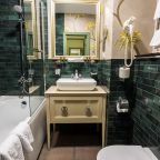 Студио (Ретро-студия), Гостиница Амур