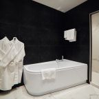 Люкс (Мираж), Гостиница Амур