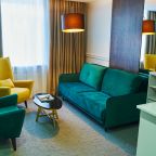 Люкс (Изумрудный), Гостиница Амур