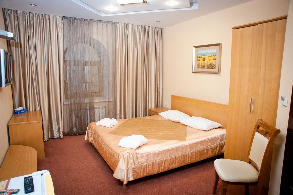 Двухместный (Стандарт двухместный с общей кроватью) гостиницы Афалина, Хабаровск