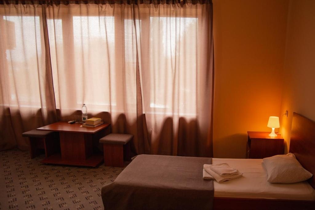 Двухместный (Двухместный номер с 2 отдельными кроватями и душем) гостиницы Евразия-Аксай