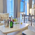 Апартаменты (Четырехкомнатный 8ми местные с видом на улицу), Отель Семь Адмиралов