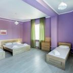 семейный 4-х местный номер , вид на горы и реку