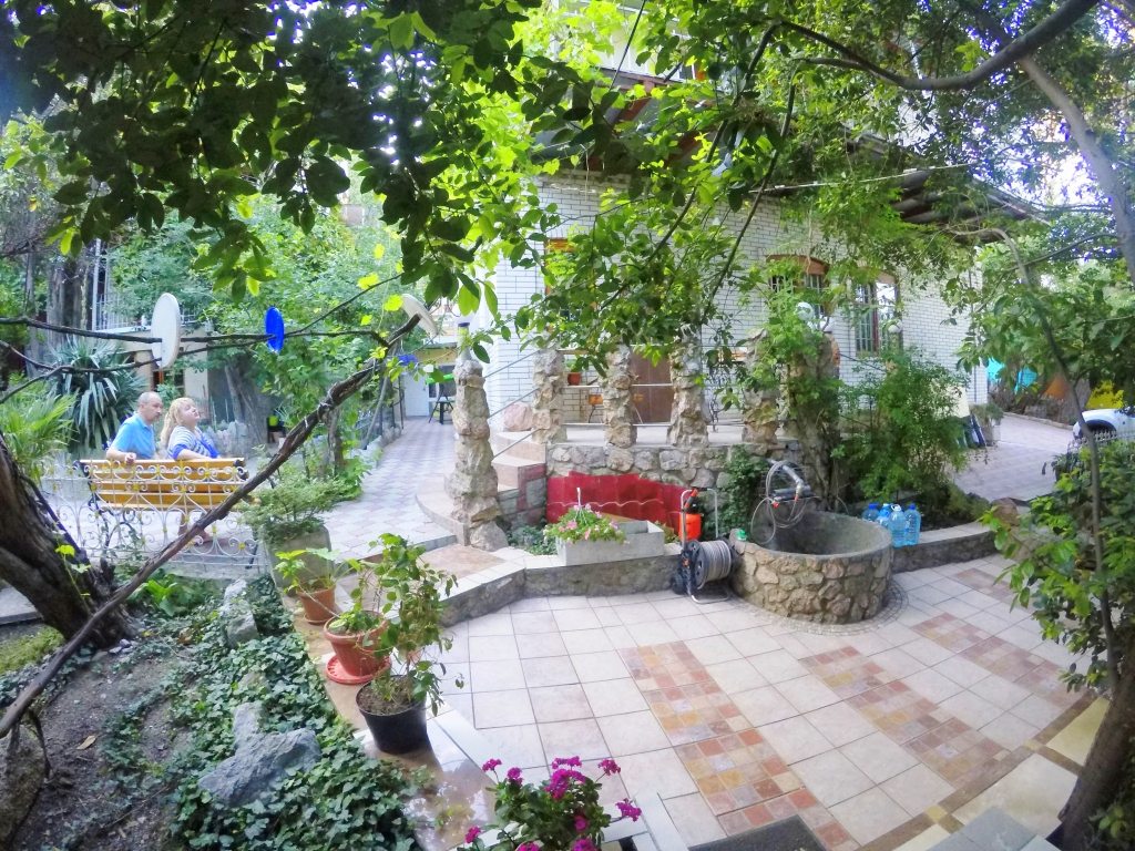 Вид на сад, Гостевой дом Радмир